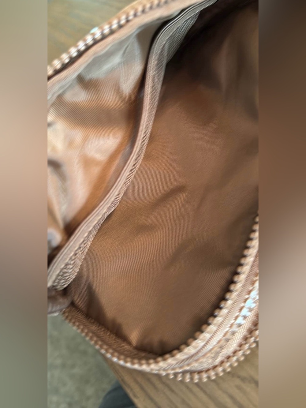 Ounamei Wristlet Crossbody Brand New - Picture 8 of 8